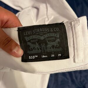 510 White Levi Jeans